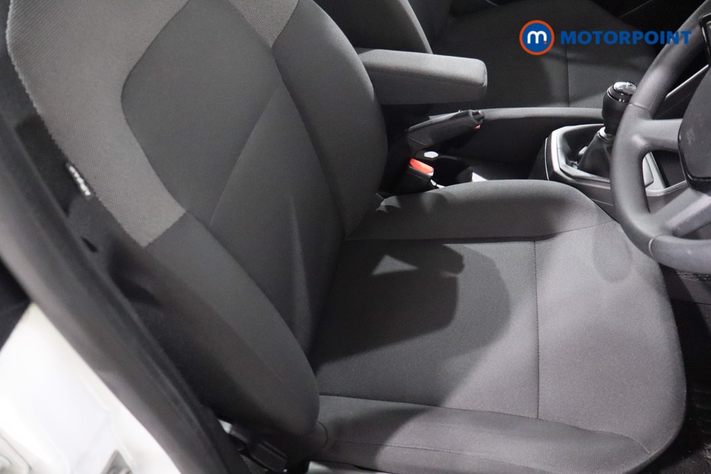 Dacia Sandero Essential Manual Petrol Hatchback - Stock Number (1565959) - 24th supplementary image