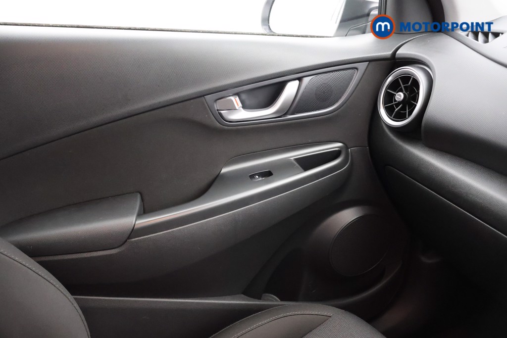 Hyundai Kona Se Connect Automatic Petrol-Electric Hybrid SUV - Stock Number (1566573) - 8th supplementary image