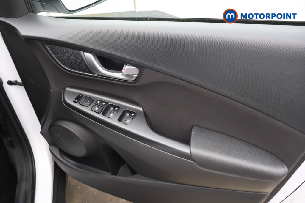 Hyundai Kona Se Connect Automatic Petrol-Electric Hybrid SUV - Stock Number (1566573) - 9th supplementary image