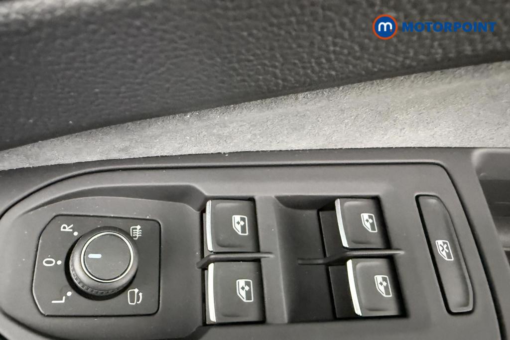 Volkswagen Golf R Automatic Petrol Hatchback - Stock Number (1568650) - 19th supplementary image
