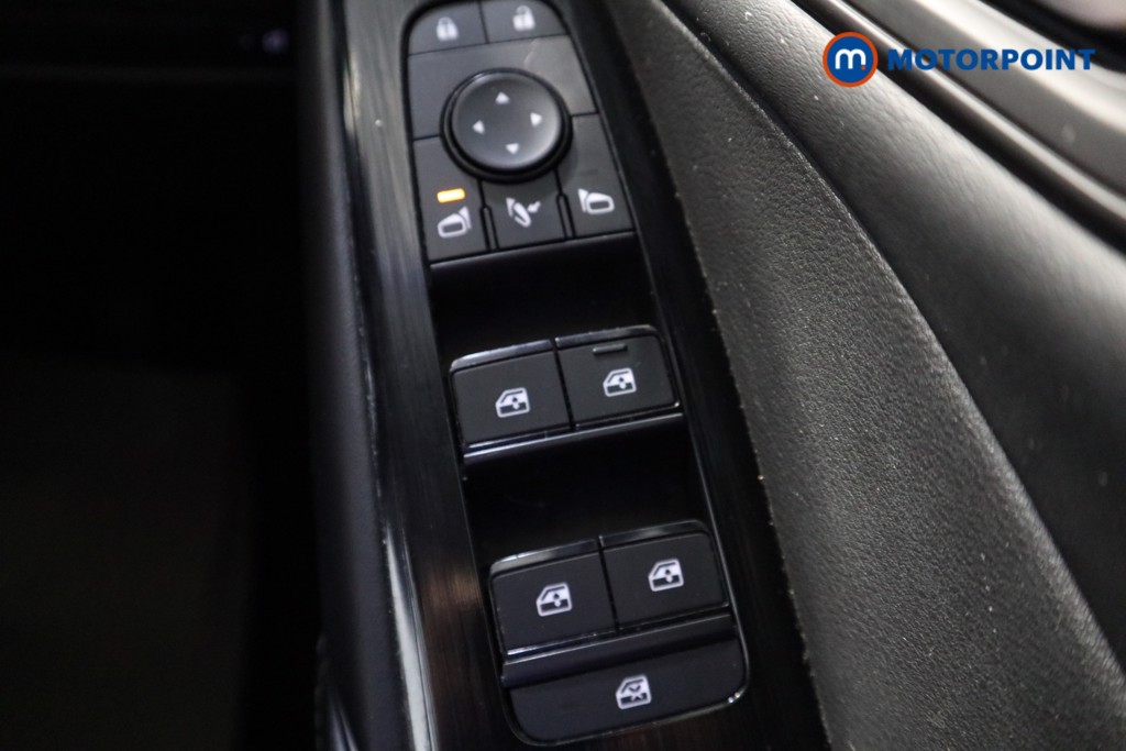 Nissan Qashqai N-Connecta Manual Petrol SUV - Stock Number (1558640) - 6th supplementary image