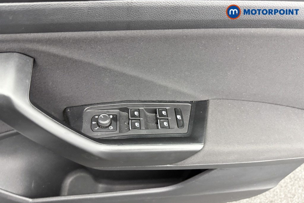 Volkswagen T-Roc SEL Manual Petrol SUV - Stock Number (1560899) - 17th supplementary image