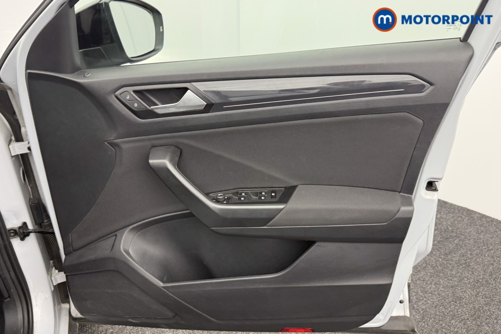 Volkswagen T-Roc SEL Manual Petrol SUV - Stock Number (1560899) - 18th supplementary image