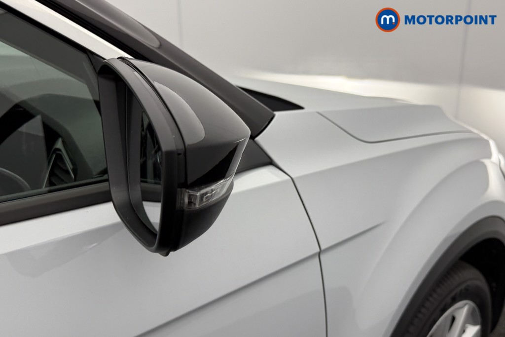 Volkswagen T-Roc SEL Manual Petrol SUV - Stock Number (1560899) - 19th supplementary image