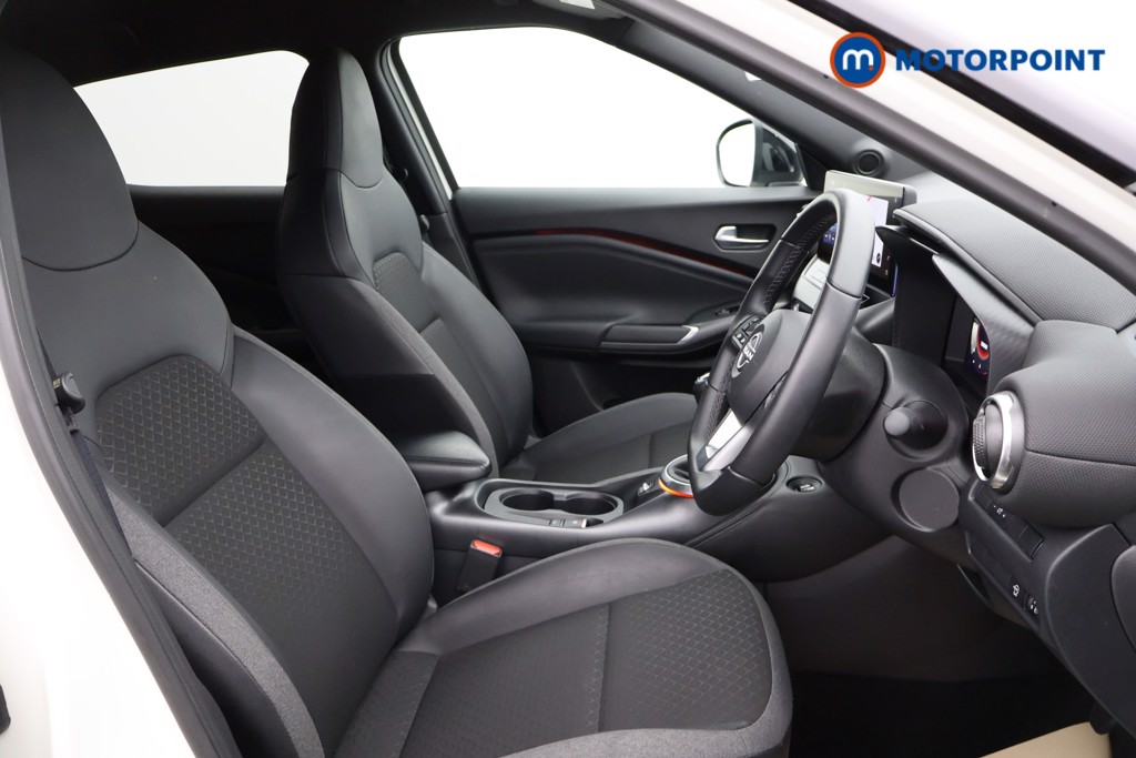 Nissan Juke N-Connecta Manual Petrol SUV - Stock Number (1561442) - 11th supplementary image
