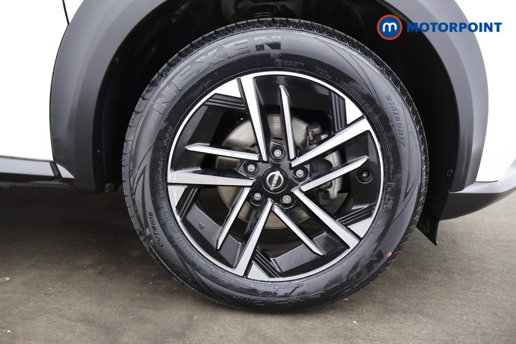 Nissan Juke N-Connecta Manual Petrol SUV - Stock Number (1561442) - 17th supplementary image