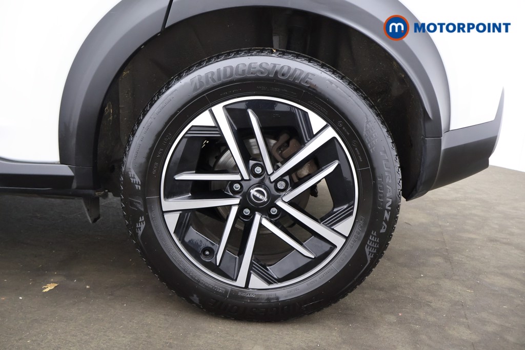 Nissan Juke N-Connecta Manual Petrol SUV - Stock Number (1561442) - 19th supplementary image