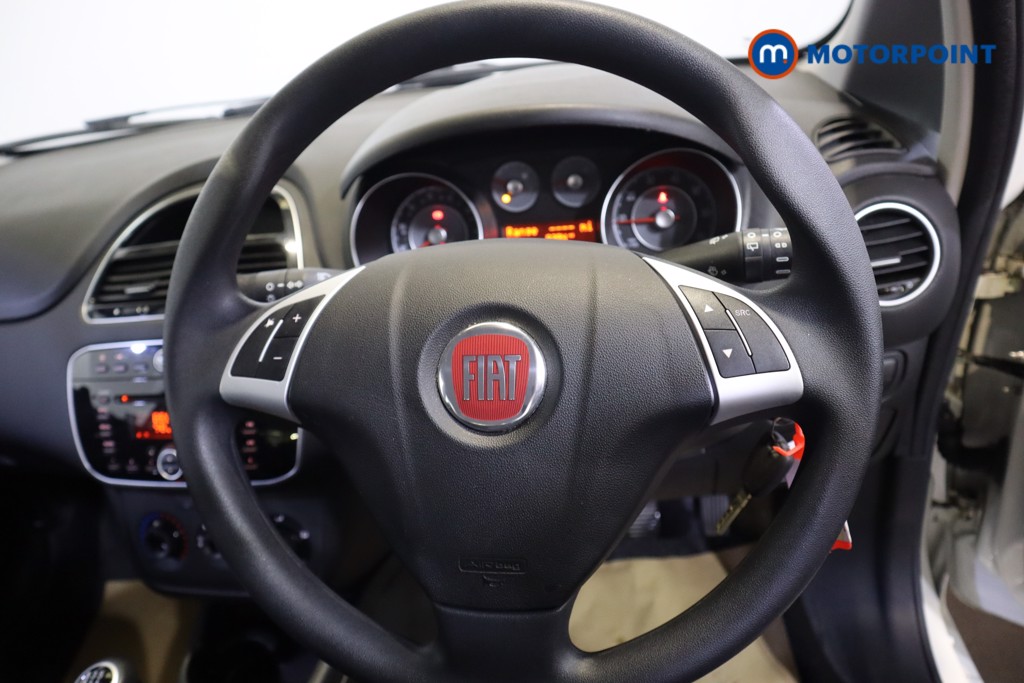 Fiat Punto Pop-Plus Manual Petrol Hatchback - Stock Number (1561496) - 3rd supplementary image