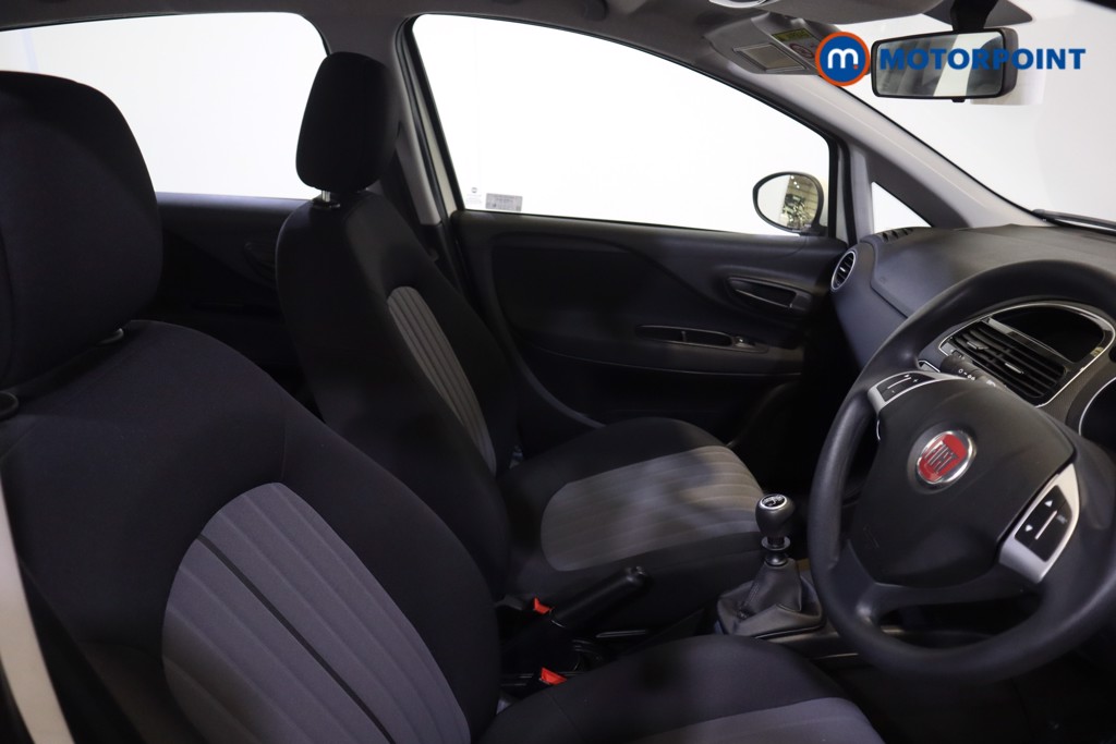 Fiat Punto Pop-Plus Manual Petrol Hatchback - Stock Number (1561496) - 11th supplementary image