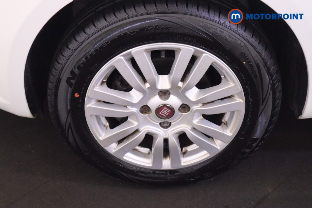Fiat Punto Pop-Plus Manual Petrol Hatchback - Stock Number (1561496) - 16th supplementary image