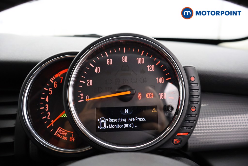 Mini Hatchback Cooper Manual Petrol Hatchback - Stock Number (1562948) - 4th supplementary image