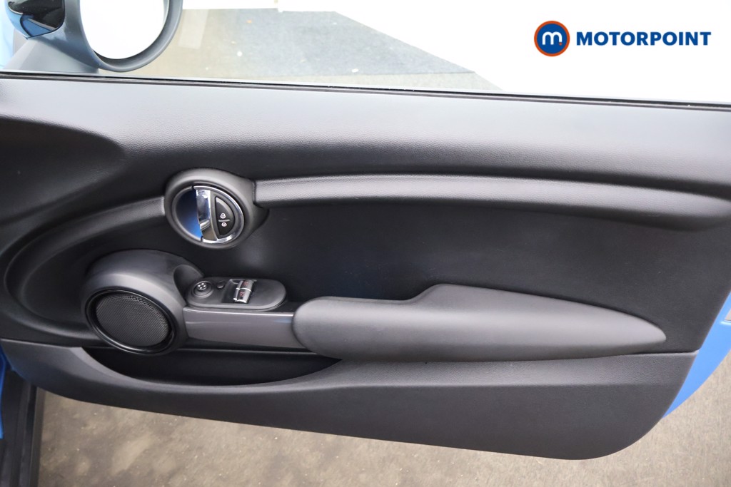 Mini Hatchback Cooper Manual Petrol Hatchback - Stock Number (1562948) - 9th supplementary image