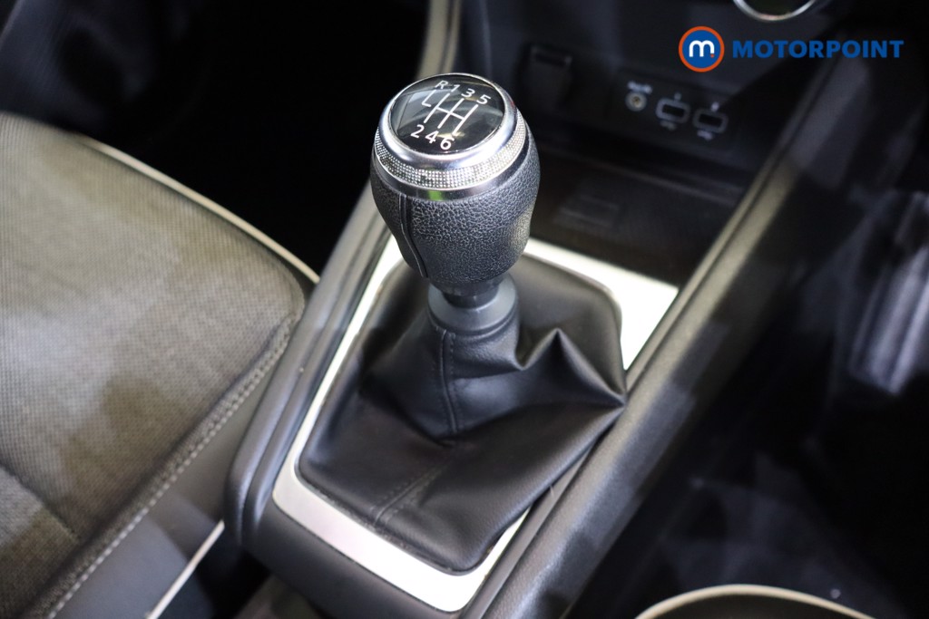 Renault Captur Se Edition Manual Petrol SUV - Stock Number (1563428) - 11th supplementary image