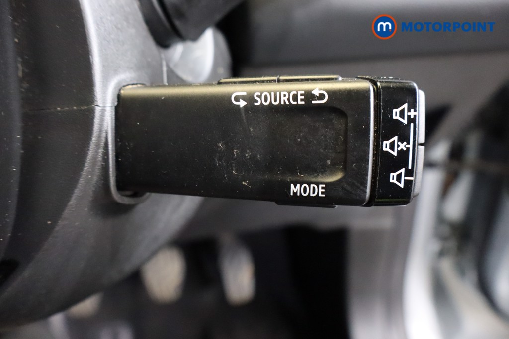 Renault Captur Se Edition Manual Petrol SUV - Stock Number (1563428) - 16th supplementary image