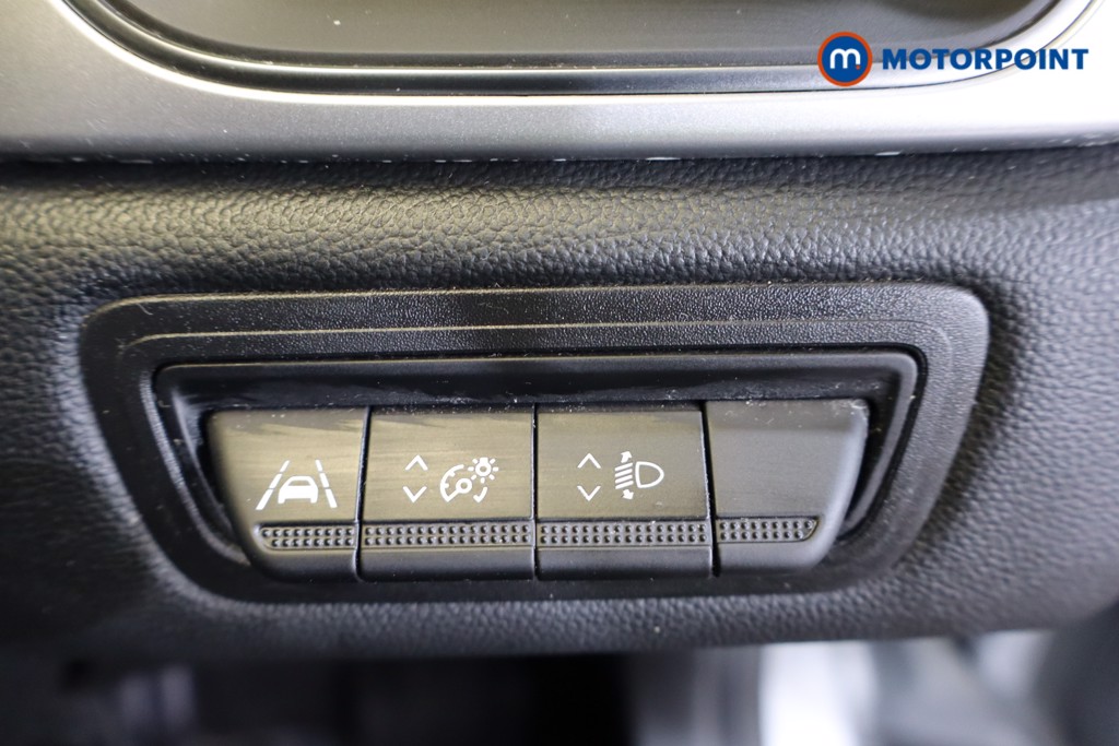 Renault Captur Se Edition Manual Petrol SUV - Stock Number (1563428) - 17th supplementary image