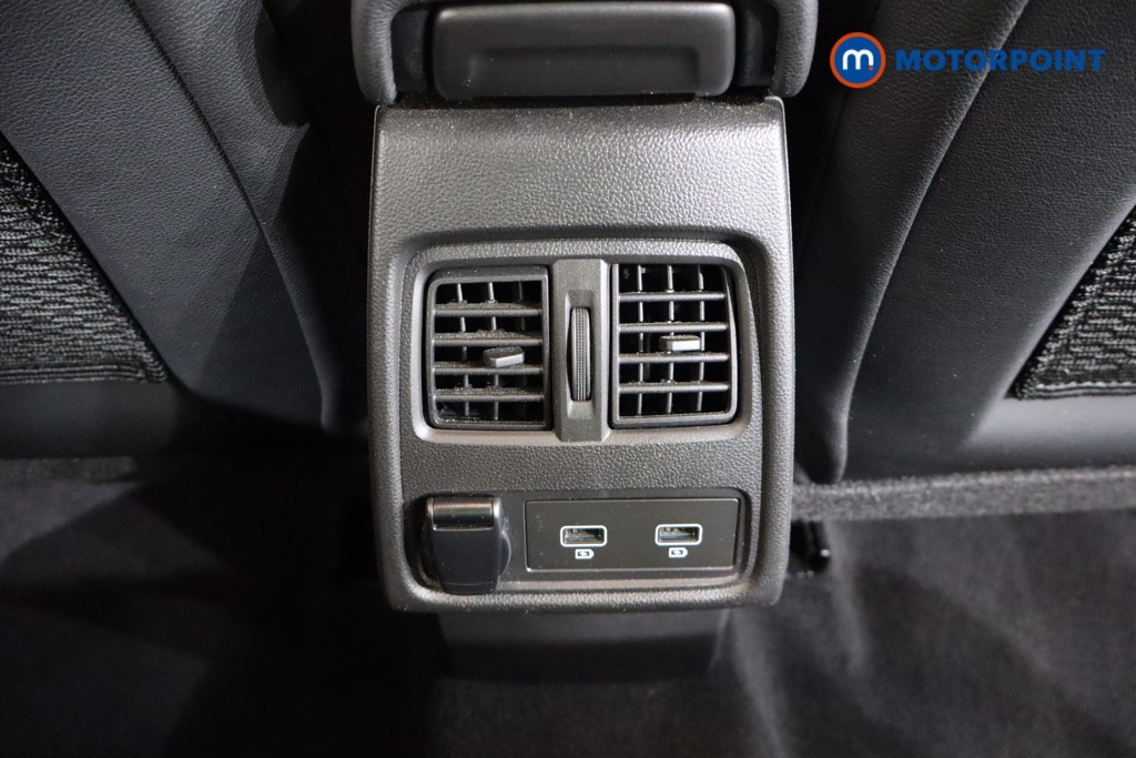 Renault Captur Se Edition Manual Petrol SUV - Stock Number (1563428) - 20th supplementary image