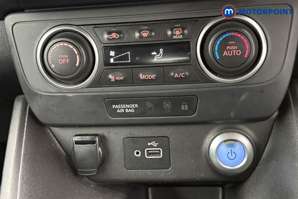Nissan Leaf Acenta Automatic Electric Hatchback - Stock Number (1563823) - 9th supplementary image
