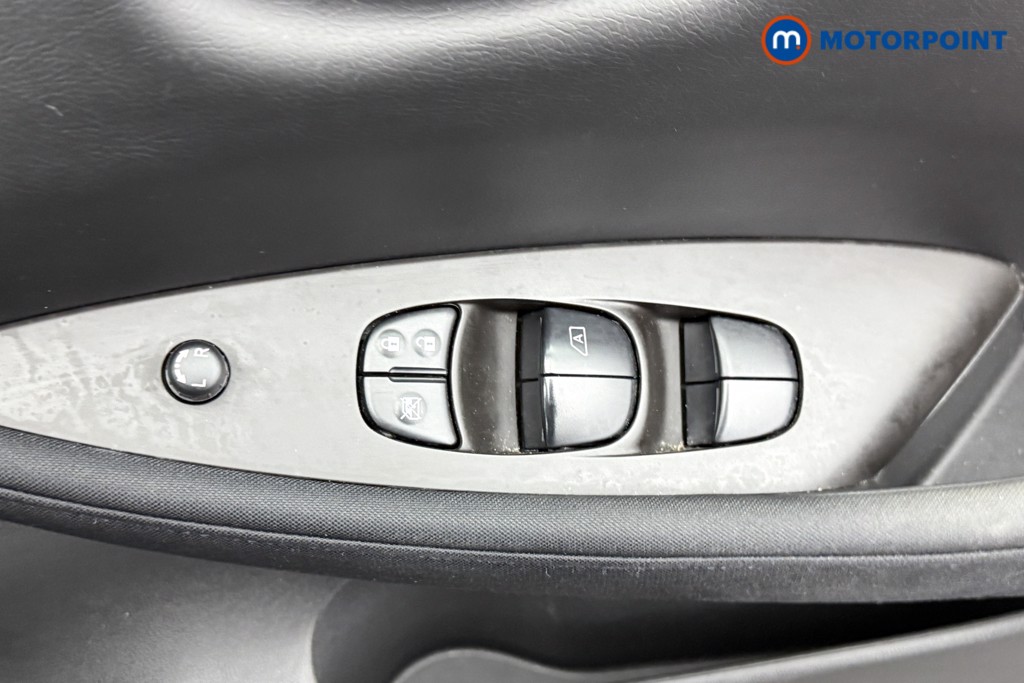 Nissan Leaf Acenta Automatic Electric Hatchback - Stock Number (1563823) - 14th supplementary image