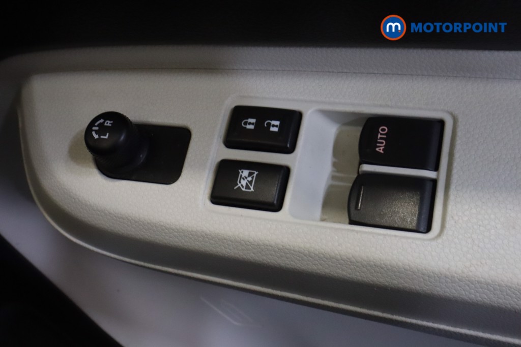 Suzuki Ignis Sz-T Manual Petrol SUV - Stock Number (1564192) - 9th supplementary image
