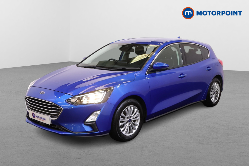 Ford Focus Titanium Manual Petrol Hatchback - Stock Number (1564318) - Passenger side front corner