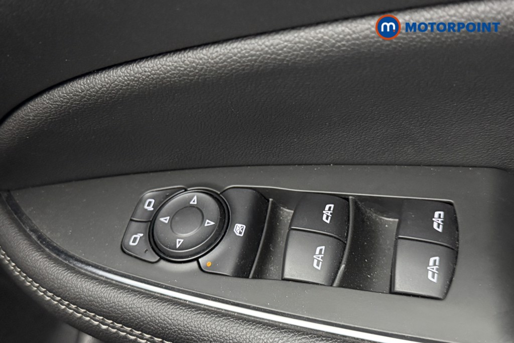 Vauxhall Insignia Sri Vx-Line Manual Petrol Hatchback - Stock Number (1564700) - 14th supplementary image