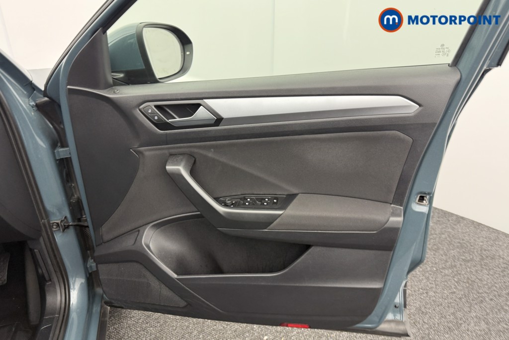 Volkswagen T-Roc Life Manual Petrol SUV - Stock Number (1564783) - 18th supplementary image