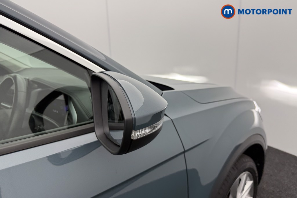 Volkswagen T-Roc Life Manual Petrol SUV - Stock Number (1564783) - 19th supplementary image