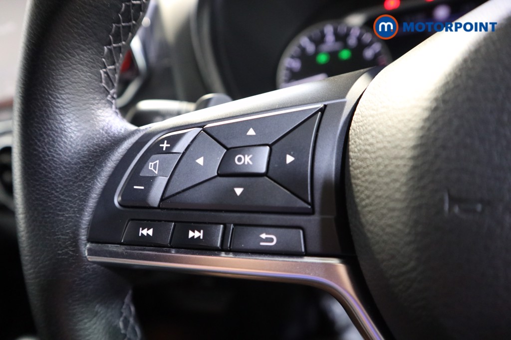 Nissan Juke N-Connecta Automatic Petrol SUV - Stock Number (1564952) - 4th supplementary image