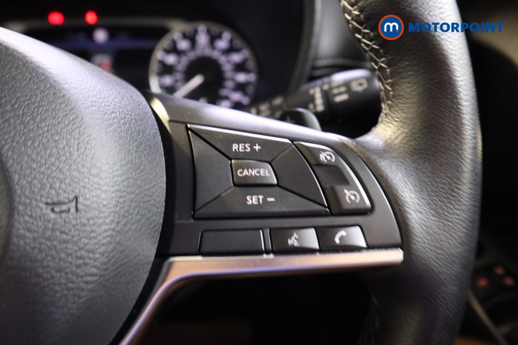 Nissan Juke N-Connecta Automatic Petrol SUV - Stock Number (1564952) - 5th supplementary image