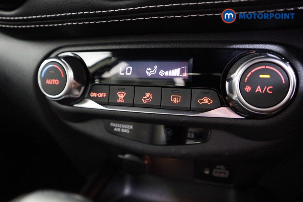 Nissan Juke N-Connecta Automatic Petrol SUV - Stock Number (1564952) - 9th supplementary image