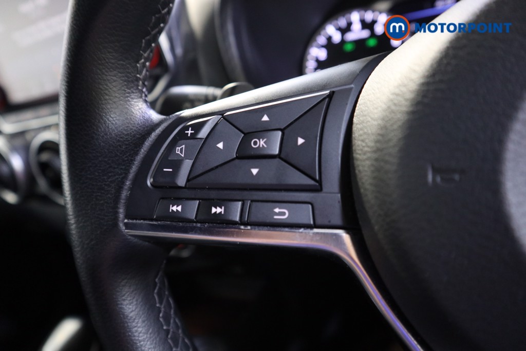 Nissan Juke N-Connecta Automatic Petrol SUV - Stock Number (1564959) - 4th supplementary image