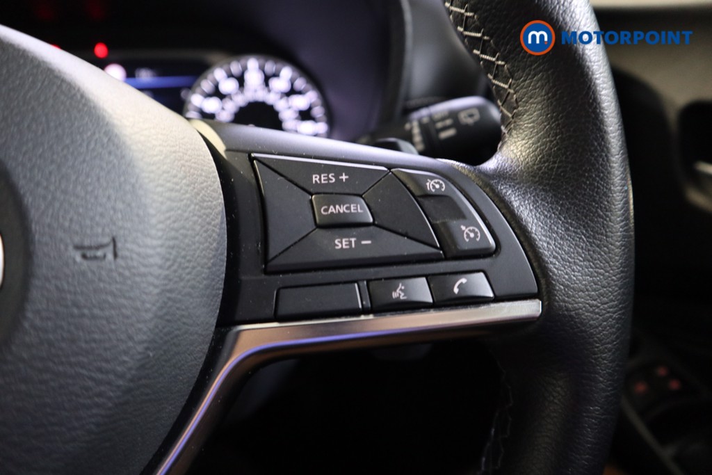 Nissan Juke N-Connecta Automatic Petrol SUV - Stock Number (1564959) - 5th supplementary image