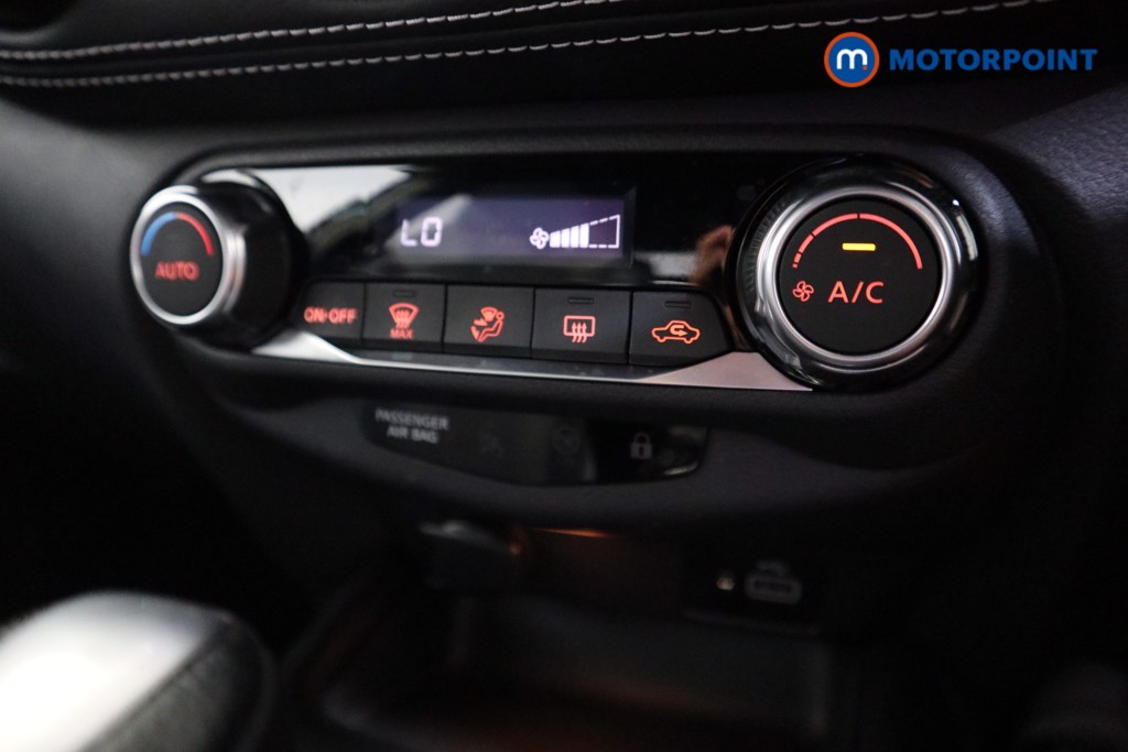 Nissan Juke N-Connecta Automatic Petrol SUV - Stock Number (1564959) - 9th supplementary image