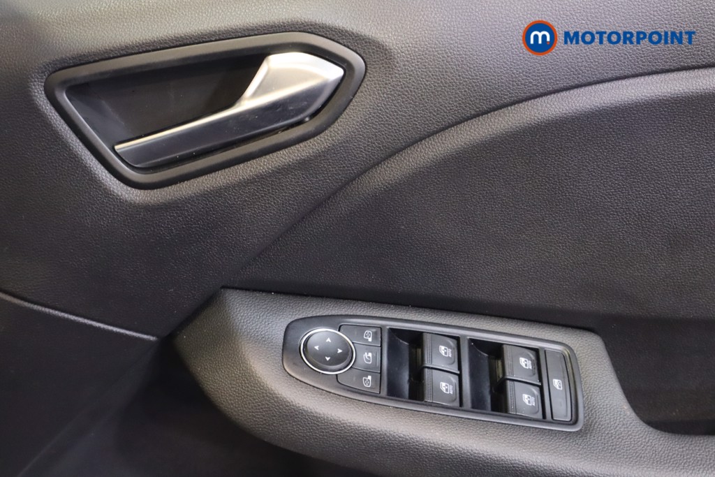 Renault Clio Evolution Manual Petrol Hatchback - Stock Number (1564976) - 8th supplementary image