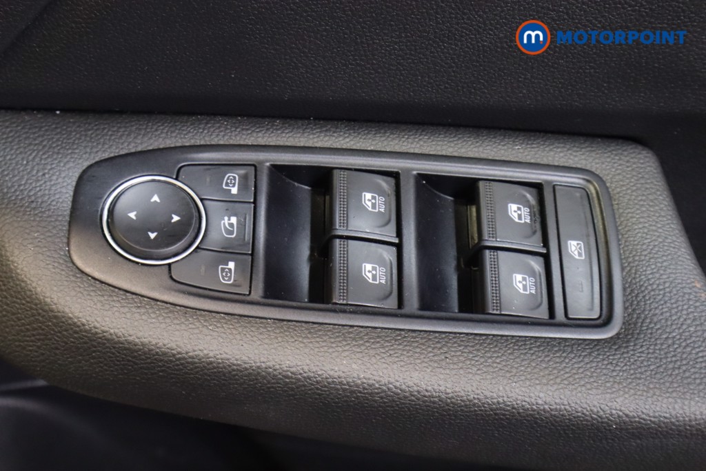 Renault Clio Evolution Manual Petrol Hatchback - Stock Number (1564976) - 9th supplementary image