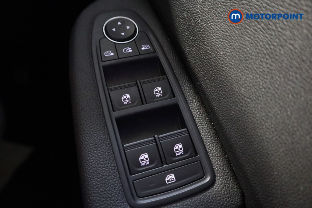 Renault Clio Evolution Manual Petrol Hatchback - Stock Number (1564992) - 6th supplementary image