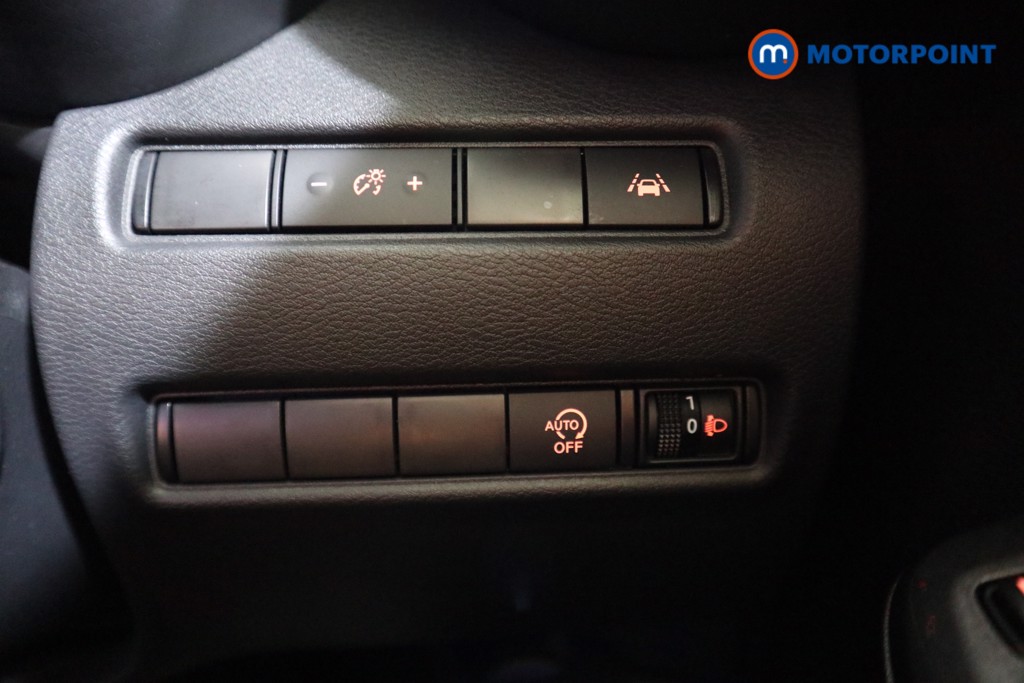 Nissan Juke N-Connecta Automatic Petrol SUV - Stock Number (1564998) - 7th supplementary image