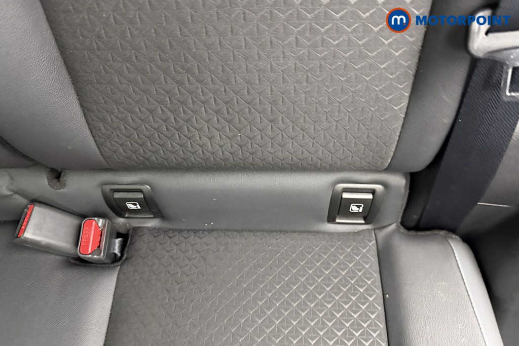 Nissan Juke N-Connecta Automatic Petrol SUV - Stock Number (1565005) - 25th supplementary image