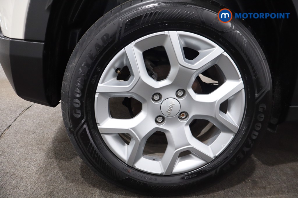Jeep Avenger Altitude Manual Petrol SUV - Stock Number (1565115) - 9th supplementary image