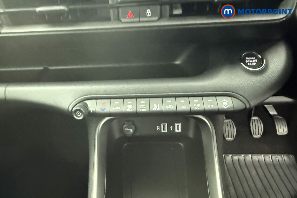 Jeep Avenger Altitude Manual Petrol SUV - Stock Number (1565126) - 9th supplementary image
