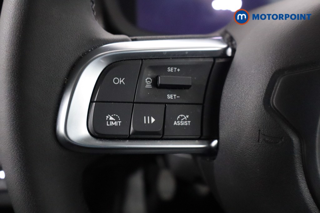 Jeep Avenger Altitude Manual Petrol SUV - Stock Number (1565127) - 7th supplementary image