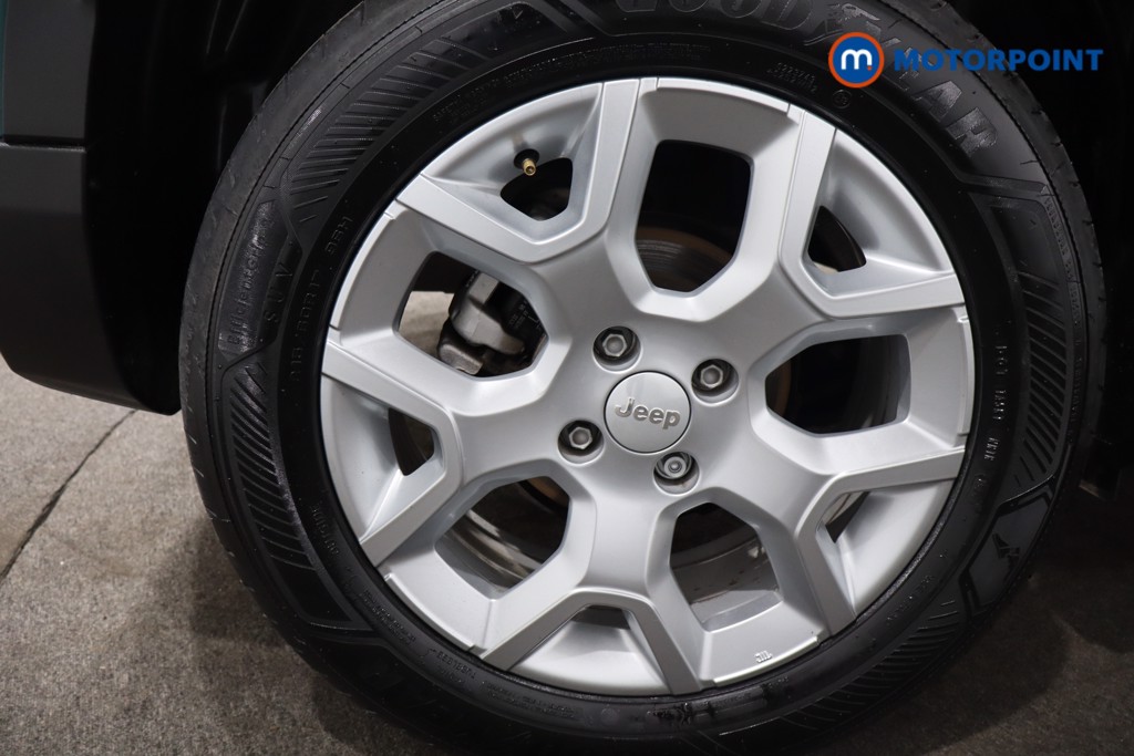 Jeep Avenger Altitude Manual Petrol SUV - Stock Number (1565127) - 9th supplementary image