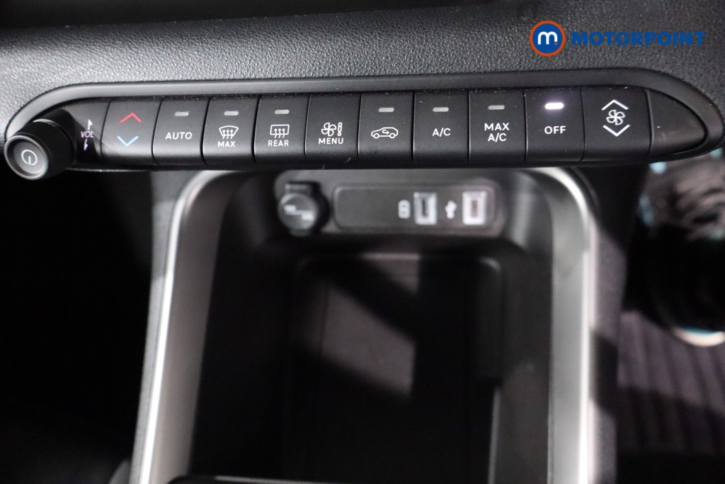 Jeep Avenger Altitude Manual Petrol SUV - Stock Number (1565127) - 16th supplementary image