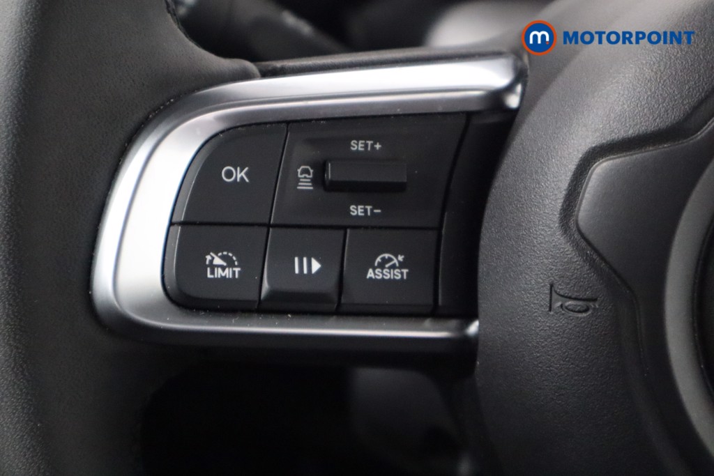 Jeep Avenger Altitude Manual Petrol SUV - Stock Number (1565141) - 7th supplementary image