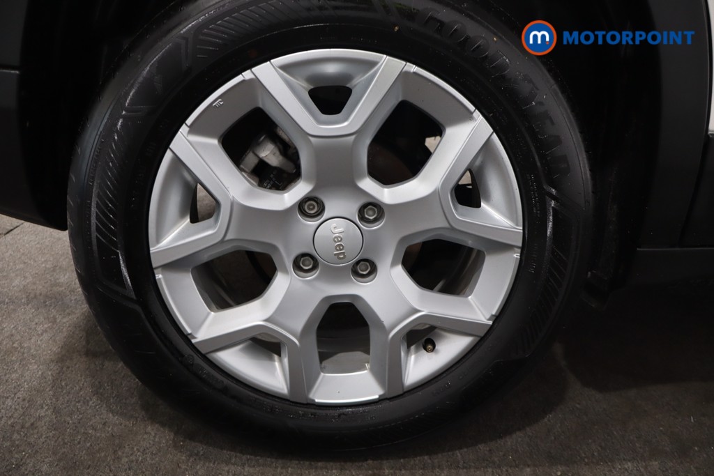 Jeep Avenger Altitude Manual Petrol SUV - Stock Number (1565148) - 9th supplementary image