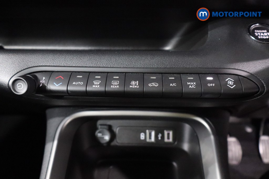 Jeep Avenger Altitude Manual Petrol SUV - Stock Number (1565148) - 17th supplementary image