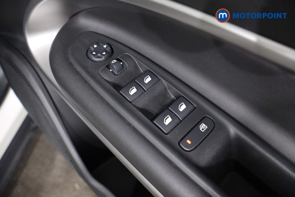 Jeep Avenger Altitude Manual Petrol SUV - Stock Number (1565148) - 24th supplementary image