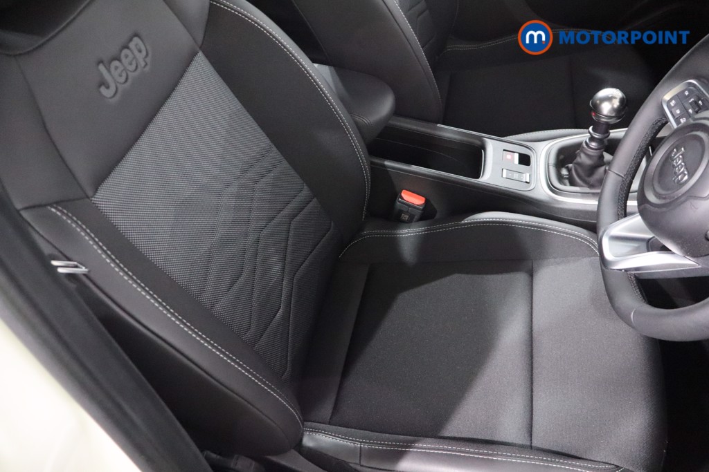 Jeep Avenger Altitude Manual Petrol SUV - Stock Number (1565148) - 26th supplementary image