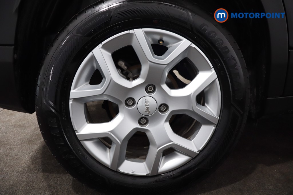 Jeep Avenger Altitude Manual Petrol SUV - Stock Number (1565163) - 9th supplementary image