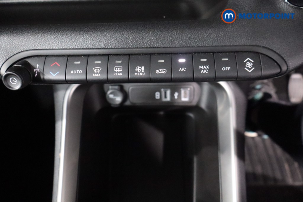 Jeep Avenger Altitude Manual Petrol SUV - Stock Number (1565163) - 16th supplementary image
